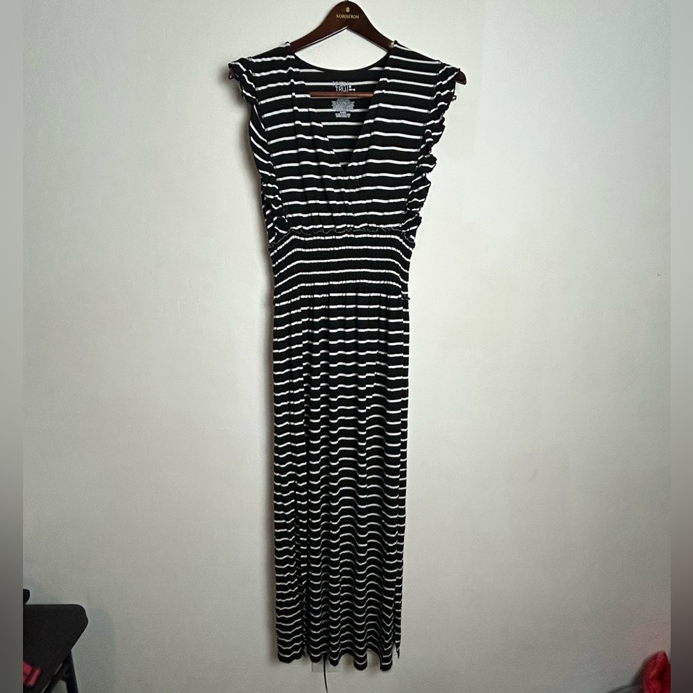 Time and Tru Black and White Striped Sleeveless Maxi Dress